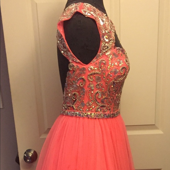 Prom/formal gown - Picture 3 of 5